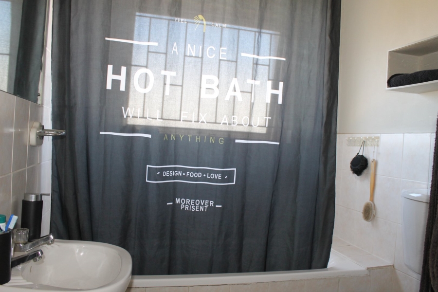 1 Bedroom Property for Sale in Strand Central Western Cape